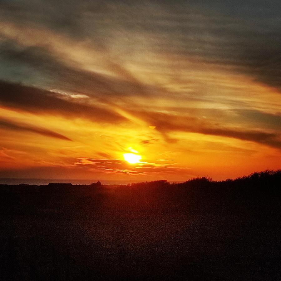 Au Coucher Du Soleil Ambleteuse Exteriör bild